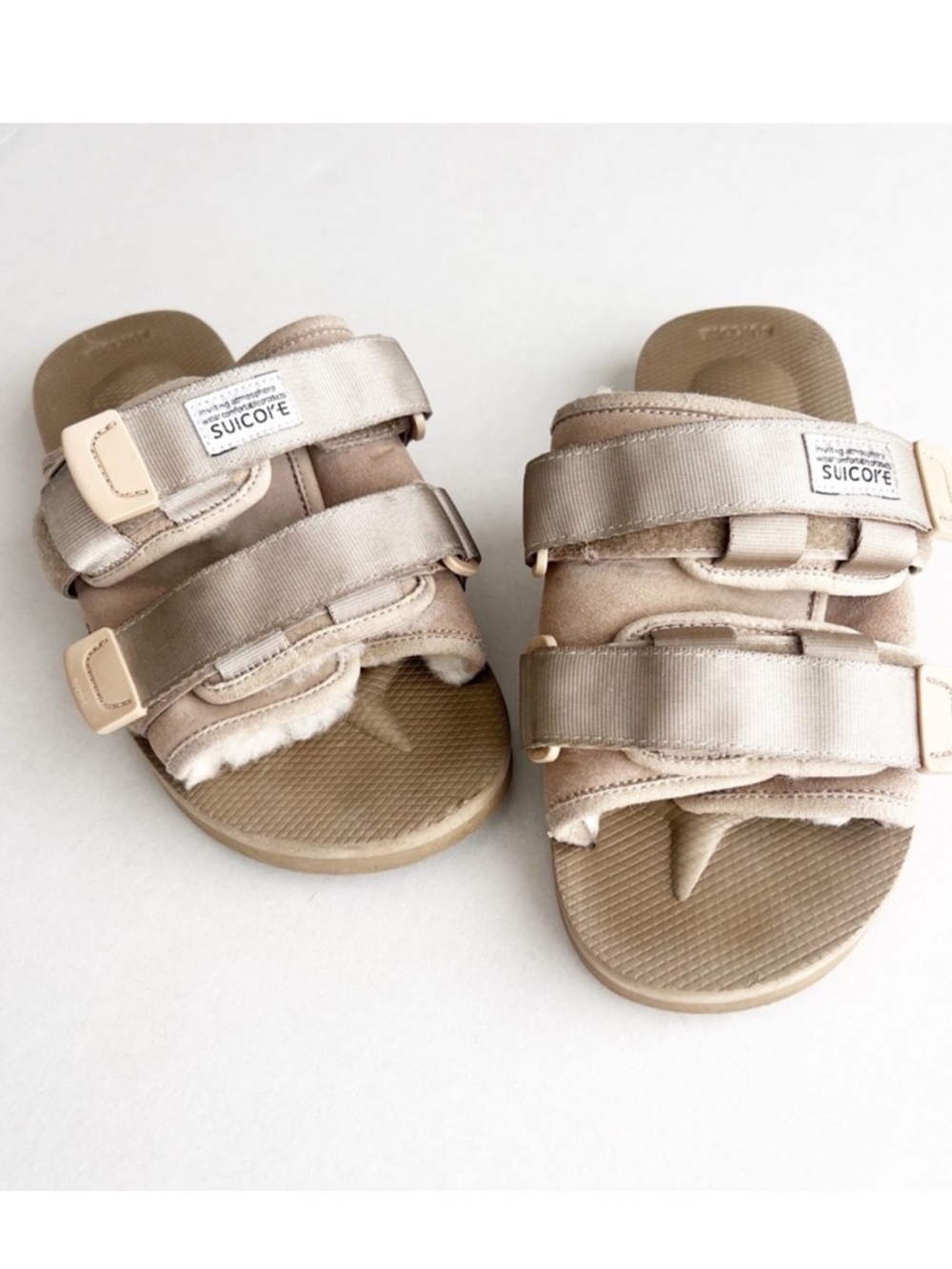 SUICOKE MOTO-Mab Shearling Lined Sandals Suede Taupe Beige Velcro Strap Unisex